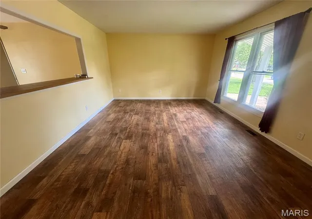 Photo 2 of Single family home for sale at 503 Pike Ave, Warrenton, MO 63383 | MLS# MIS26041388 | Listing updated on 2026-08-27