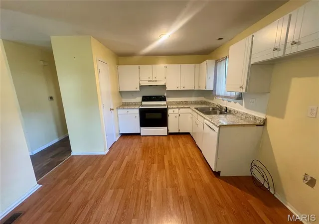 Photo 3 of Single family home for sale at 503 Pike Ave, Warrenton, MO 63383 | MLS# MIS26041388 | Listing updated on 2026-08-27