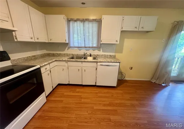 Photo 4 of Single family home for sale at 503 Pike Ave, Warrenton, MO 63383 | MLS# MIS26041388 | Listing updated on 2026-08-27