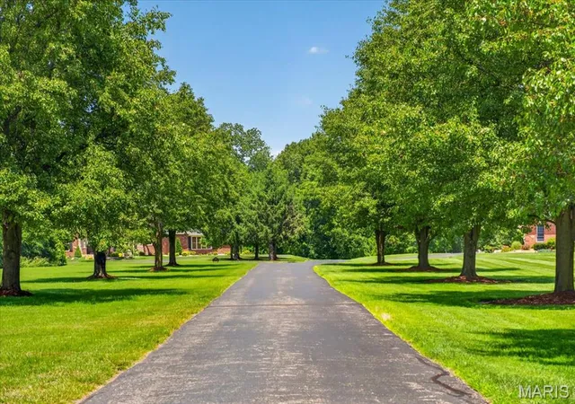 Photo 3 of Single family home for sale at 804 Saint Nicholas Dr, O Fallon, IL 62269 | MLS# MIS26041392 | Listing updated on 2026-08-31