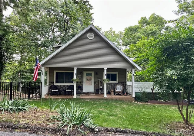 Homes for sale in Ballwin, MO | 649 Castlecliff Rd, Ballwin, MO 63021 | MLS# MIS26041393