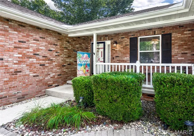 Homes for sale in Edwardsville, IL | 415 High Point Dr, Edwardsville, IL 62025 | MLS# MIS26041394