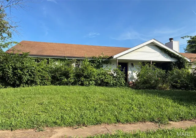 Photo 1 of Single family home for sale at 2803 Freemantle Dr, Florissant, MO 63031 | MLS# MIS26041396 | Listing updated on 2026-06-30