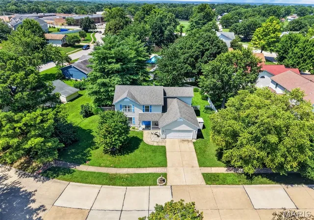 2nd image of 204 Boulder Point Dr, Saint Peters, MO 63376 | MLS# MIS26041403