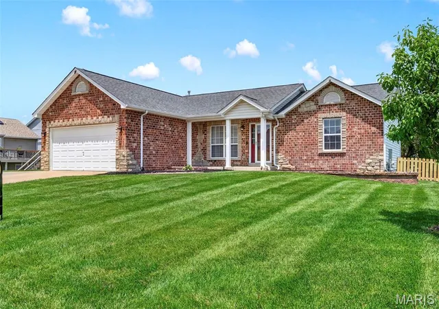 Homes for sale in Troy, MO | 5 Glen Forest Ct, Troy, MO 63379 | MLS# MIS26041407