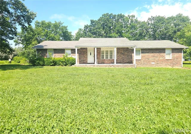 Homes for sale in Dixon, MO | 302 Angel Ln, Dixon, MO 65459 | MLS# MIS26041410