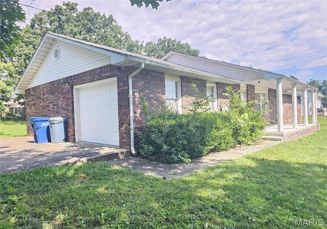 Homes for sale in Dixon, MO | 302 Angel Ln, Dixon, MO 65459 | MLS# MIS26041410