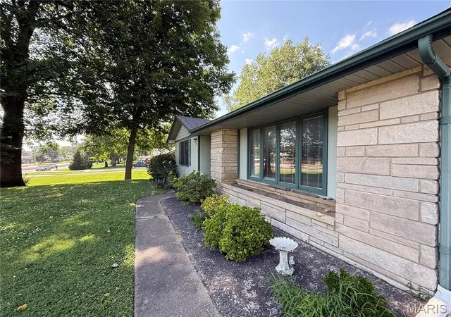 4th image of 1518 W Jackson Blvd, Jackson, MO 63755 | MLS# MIS26041411