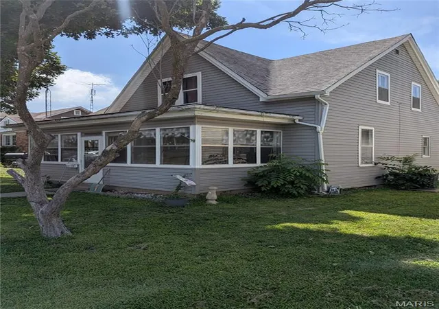 Homes for sale in Chester, IL | 1717 High St, Chester, IL 62233 | MLS# MIS26041416