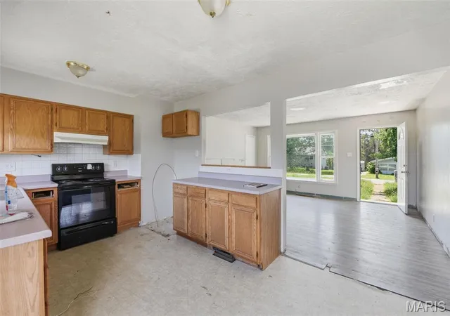 Photo 3 of Sale Pending at 7312 Twin Ridge Dr, Cedar Hill, MO 63016 | MLS# MIS26041429 | Listing updated on 2026-09-06