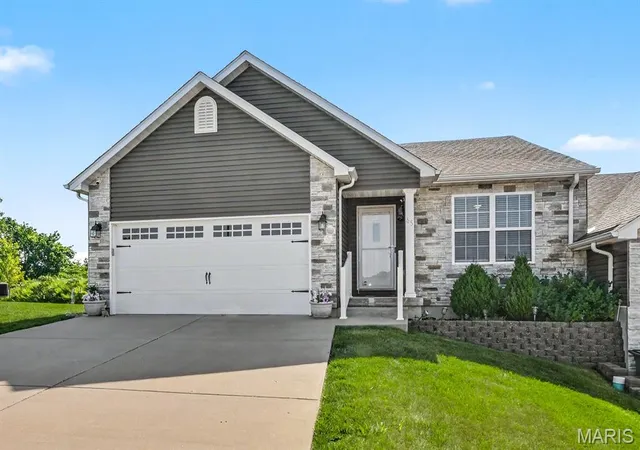 Homes for sale in Festus, MO | 65 Jackson Cir, Festus, MO 63028 | MLS# MIS26041433