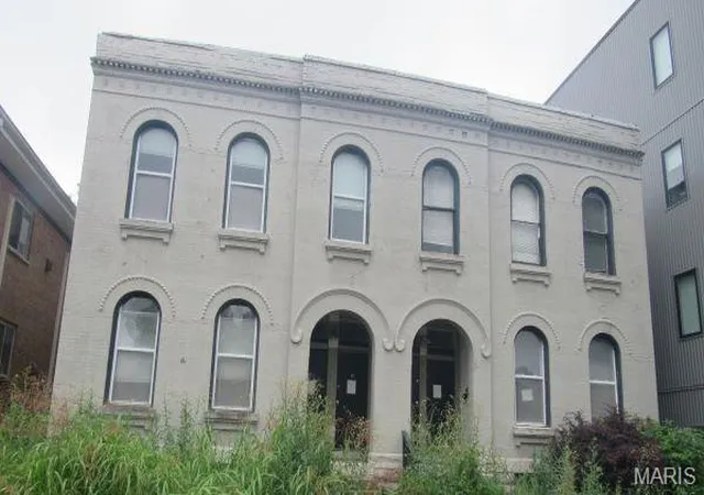 Photo 1 of Sale Pending at 3209 Morgan Ford Rd, Saint Louis, MO 63116 | MLS# MIS26041436 | Listing updated on 2026-07-21