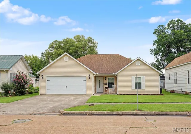Homes for sale in Chaffee, MO | 217 Elliott Ave, Chaffee, MO 63740 | MLS# MIS26041443