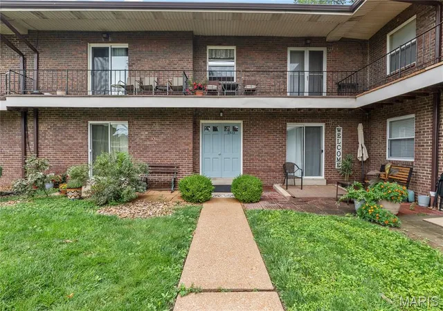 Condo for sale at 6923 Colonial Woods Dr #16, St Louis, MO 63129 | MLS# MIS26041463