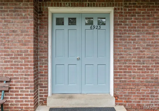 Photo 1 of Condo for sale at 6923 Colonial Woods Dr #16, St Louis, MO 63129 | MLS# MIS26041463 | Listing updated on 2026-09-21