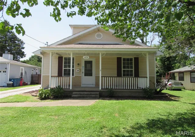 Homes for sale in Collinsville, IL | 1109 Saint Clair Ave, Collinsville, IL 62234 | MLS# MIS26041464