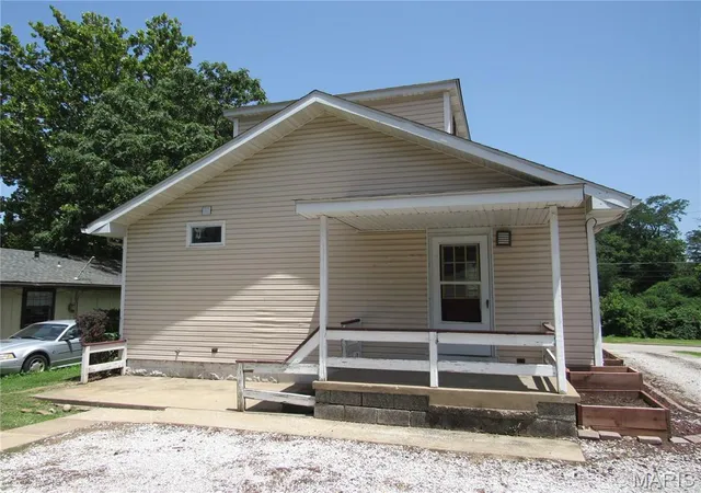 Homes for sale in Collinsville, IL | 1109 Saint Clair Ave, Collinsville, IL 62234 | MLS# MIS26041464