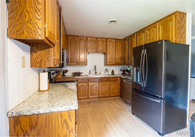 Photo 4 of Single family home for sale at 880 Main St, St Elizabeth, MO 65075 | MLS# MIS26041478 | Listing updated on 2026-10-08