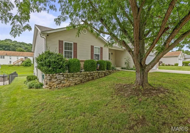 Homes for sale in House Springs, MO | 4222 Nw Point Dr, House Springs, MO 63051 | MLS# MIS26041479