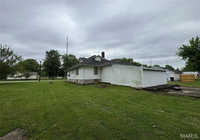 Homes for sale in Farmersville, IL | 406 S Cleveland St, Farmersville, IL 62533 | MLS# MIS26041482