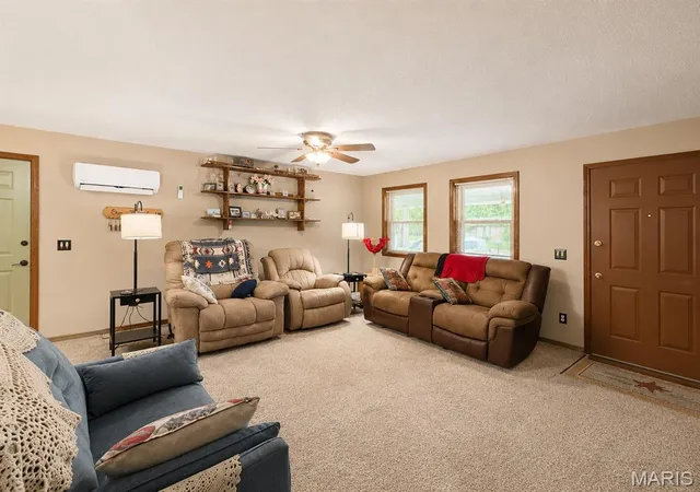 Photo 3 of Sale Pending at 2402 E Victoria Rd, Poplar Bluff, MO 63901 | MLS# MIS26041488 | Listing updated on 2026-08-31