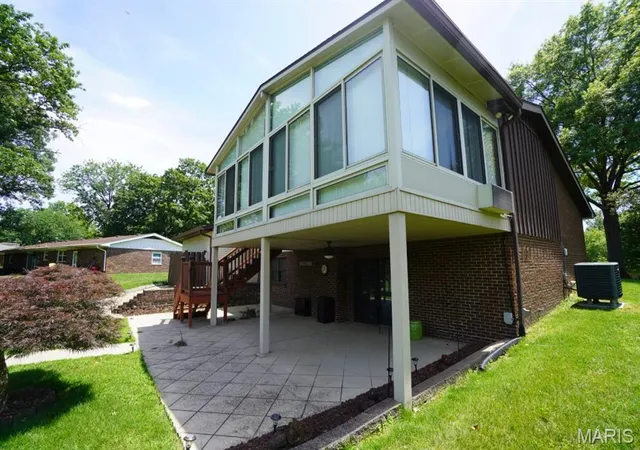 Homes for sale in Caseyville, IL | 139 Lakeland Hills Dr, Caseyville, IL 62208 | MLS# MIS26041489