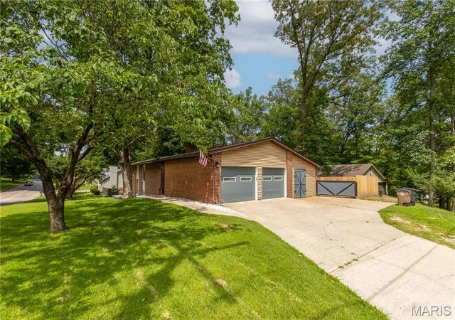 Homes for sale in Cape Girardeau, MO | 1700 Bertling St, Cape Girardeau, MO 63701 | MLS# MIS26041499