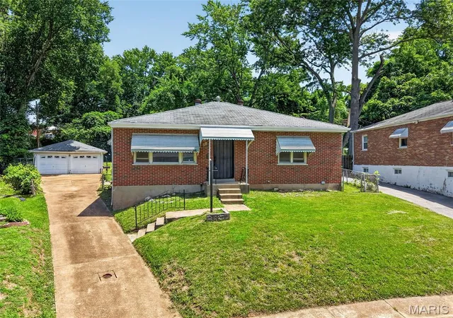 Homes for sale in Jennings, MO | 30 Jendale Court Court, Jennings, MO 63136 | MLS# MIS26041502