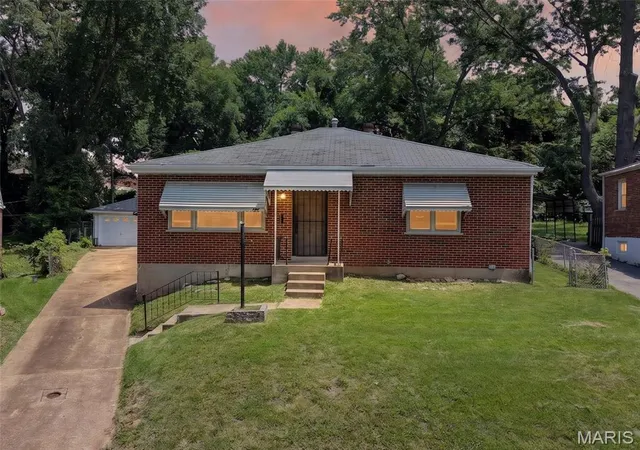 Homes for sale in Jennings, MO | 30 Jendale Court Court, Jennings, MO 63136 | MLS# MIS26041502