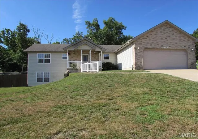 Homes for sale in Waynesville, MO | 138 Lyle Curtis Cir, Waynesville, MO 65583 | MLS# MIS26041504
