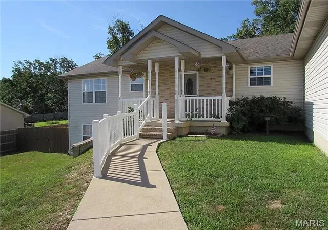 Homes for sale in Waynesville, MO | 138 Lyle Curtis Cir, Waynesville, MO 65583 | MLS# MIS26041504