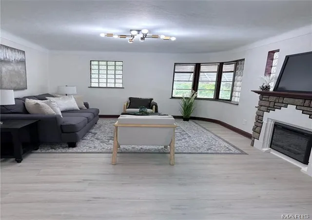 Photo 3 of Sale Pending at 6707 Perry Ave, Saint Louis, MO 63121 | MLS# MIS26041507 | Listing updated on 2026-08-29