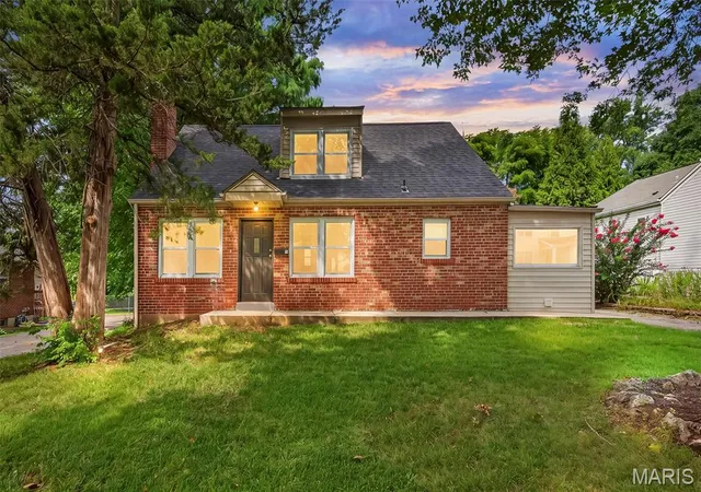 Photo 1 of Sale Pending at 915 Tavalon Ave, Saint Louis, MO 63119 | MLS# MIS26041510 | Listing updated on 2026-09-12