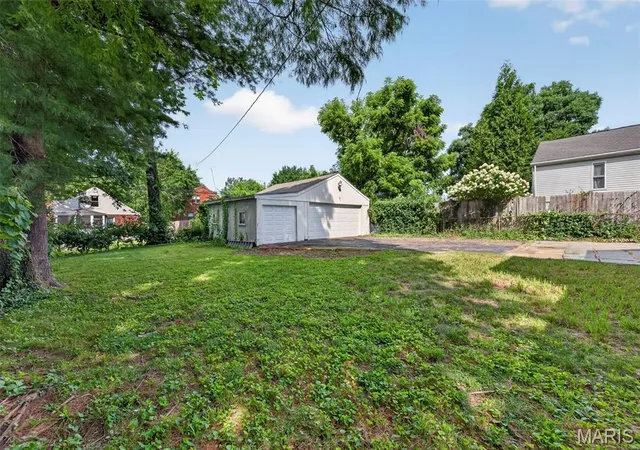 Photo 47 of Sale Pending at 915 Tavalon Ave, Saint Louis, MO 63119 | MLS# MIS26041510 | Listing updated on 2026-09-12