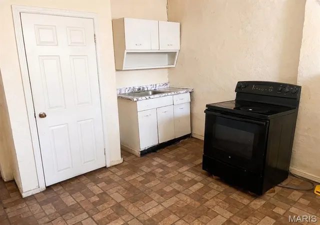 Photo 3 of Multi family home for sale at 5231 Lotus Ave, Saint Louis, MO 63113 | MLS# MIS26041511 | Listing updated on 2026-08-17