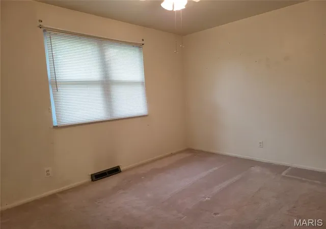 3rd image of 130 Sackett Dr, Florissant, MO 63033 | MLS# MIS26041521