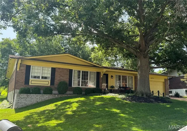 Photo 1 of Sale Pending at 9218 Laramie Dr, Saint Louis, MO 63126 | MLS# MIS26041524 | Listing updated on 2026-08-15