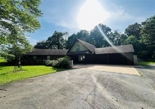 Homes for sale in Puxico, MO | 138 W Schumaker Ave, Puxico, MO 63960 | MLS# MIS26041538
