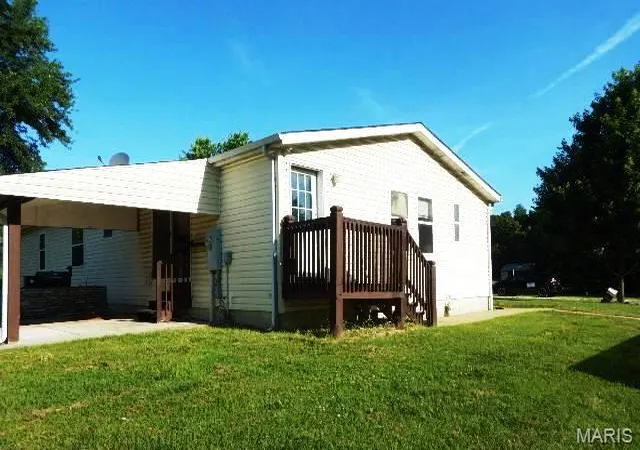 Homes for sale in Winfield, MO | 94 Pinewood Dr, Winfield, MO 63389 | MLS# MIS26041543