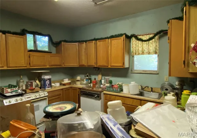 Homes for sale in Belleville, IL | 311 S Belt W, Belleville, IL 62220 | MLS# MIS26041545
