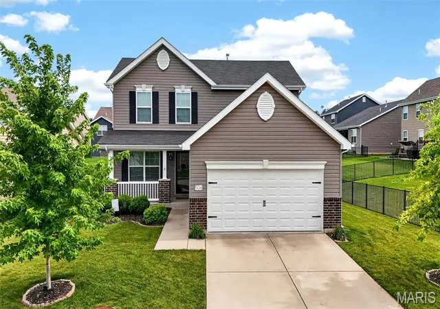 Homes for sale in Lake Saint Louis, MO | 504 Golden Leaf Ct, Lake Saint Louis, MO 63367 | MLS# MIS26041546