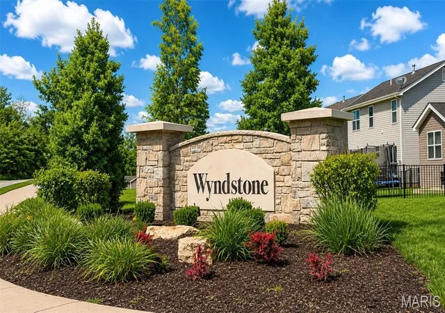 Homes for sale in Lake Saint Louis, MO | 504 Golden Leaf Ct, Lake Saint Louis, MO 63367 | MLS# MIS26041546