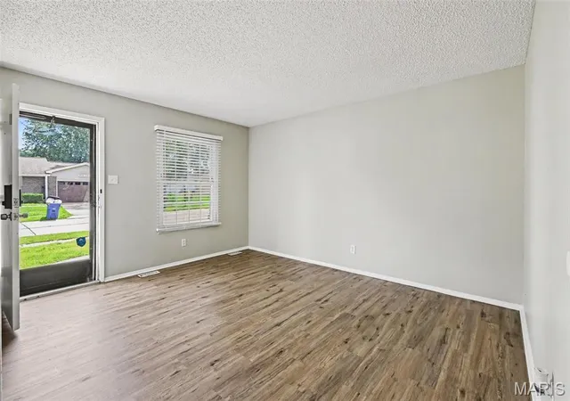 Photo 3 of Single family home for sale at 4057 Fox Island Dr, Florissant, MO 63034 | MLS# MIS26041547 | Listing updated on 2026-08-13