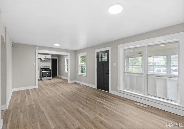 5th image of 10 Belmont Dr, Saint Peters, MO 63376 | MLS# MIS26041548