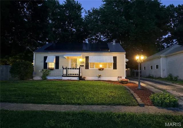 Homes for sale in Litchfield, IL | 608 S Van Buren St, Litchfield, IL 62056 | MLS# MIS26041559