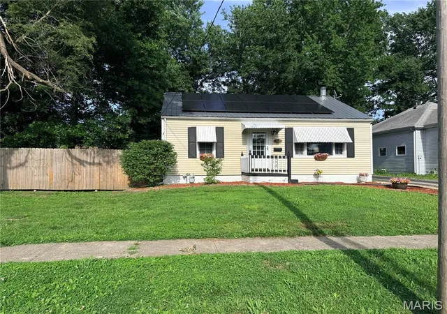 Homes for sale in Litchfield, IL | 608 S Van Buren St, Litchfield, IL 62056 | MLS# MIS26041559