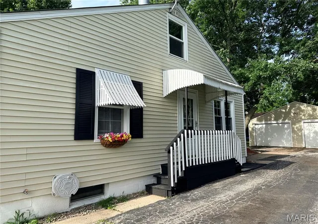 Homes for sale in Litchfield, IL | 608 S Van Buren St, Litchfield, IL 62056 | MLS# MIS26041559