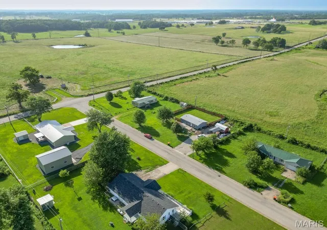 Homes for sale in Lebanon, MO | 20015 Ostrich Ln, Lebanon, MO 65536 | MLS# MIS26041564