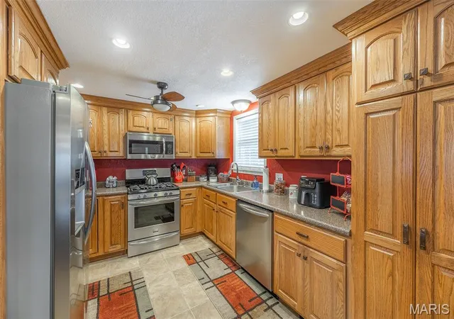 Photo 3 of Single family home for sale at 2006 Kysar Rd, Poplar Bluff, MO 63901 | MLS# MIS26041566 | Listing updated on 2026-09-18