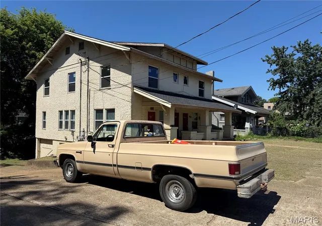 Homes for sale in Poplar Bluff, MO | 640 Vine St, Poplar Bluff, MO 63901 | MLS# MIS26041571
